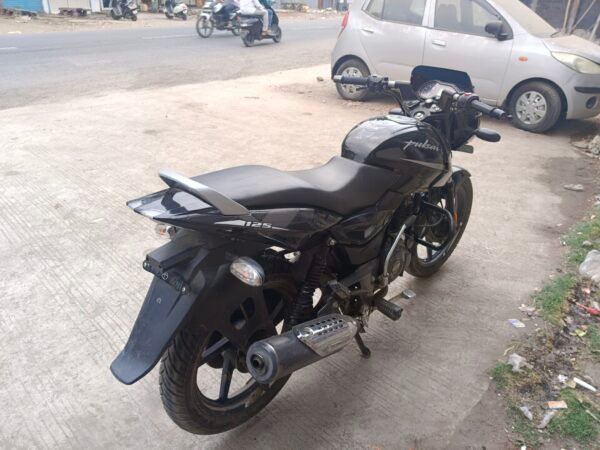 Bajaj Pulsar 125CC 2021 - Image 5