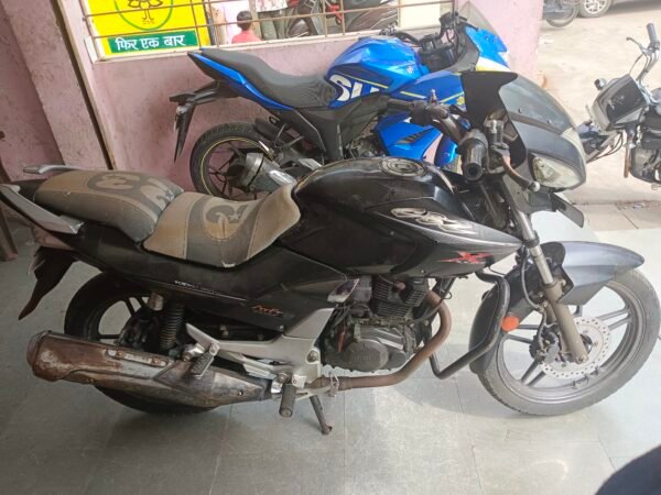 Hero Honda CBZ Xtreme 150CC 2012 - Image 3